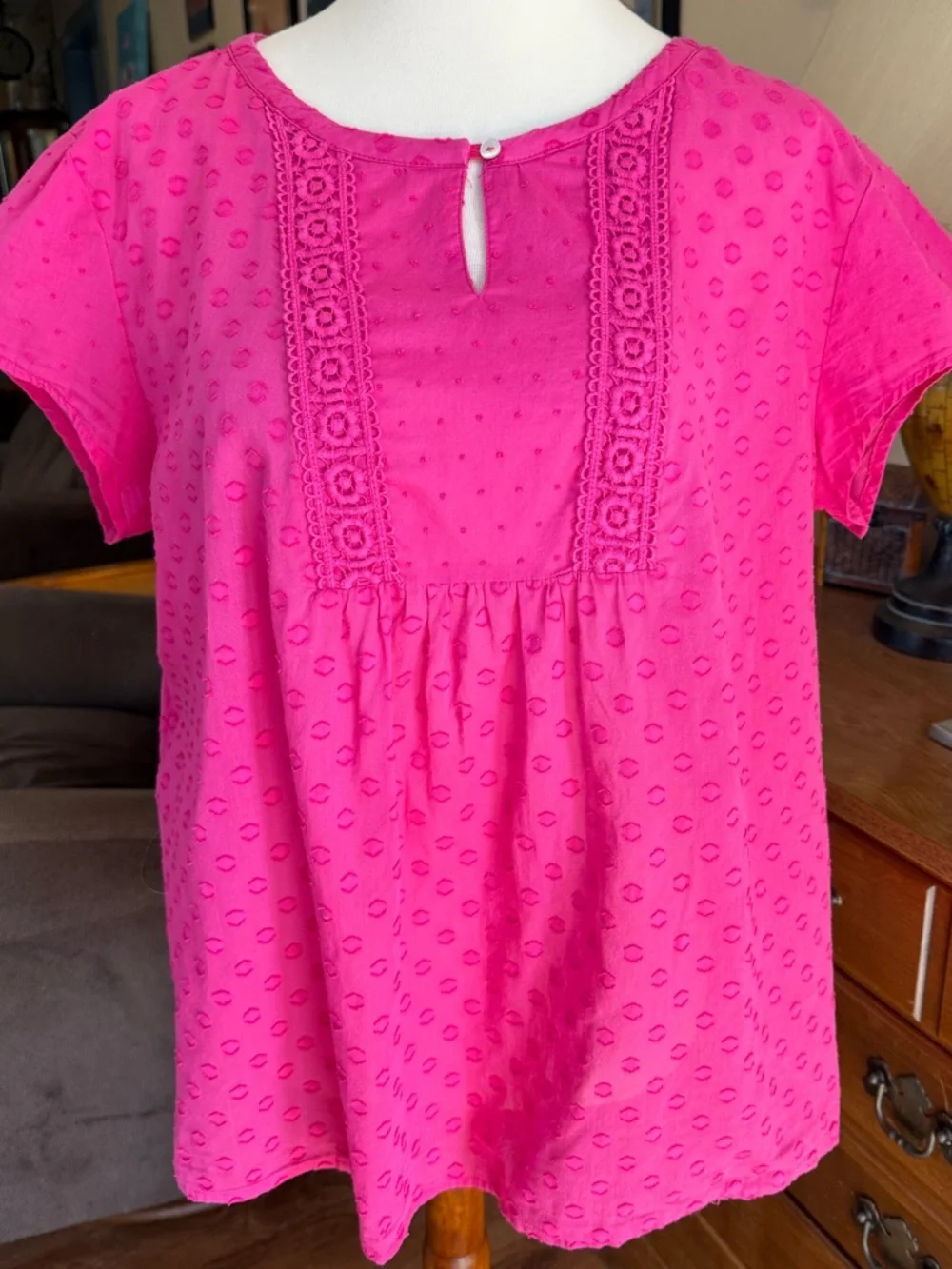 Chic 💯 %Cotton Pink Eyelet Blouse - Picture 2 of 7